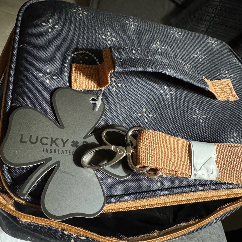 NWT Lucky Brand Dark Navy Insulated Lunch Bag 10”X 7”X 7.5” - Picture 7 of 7